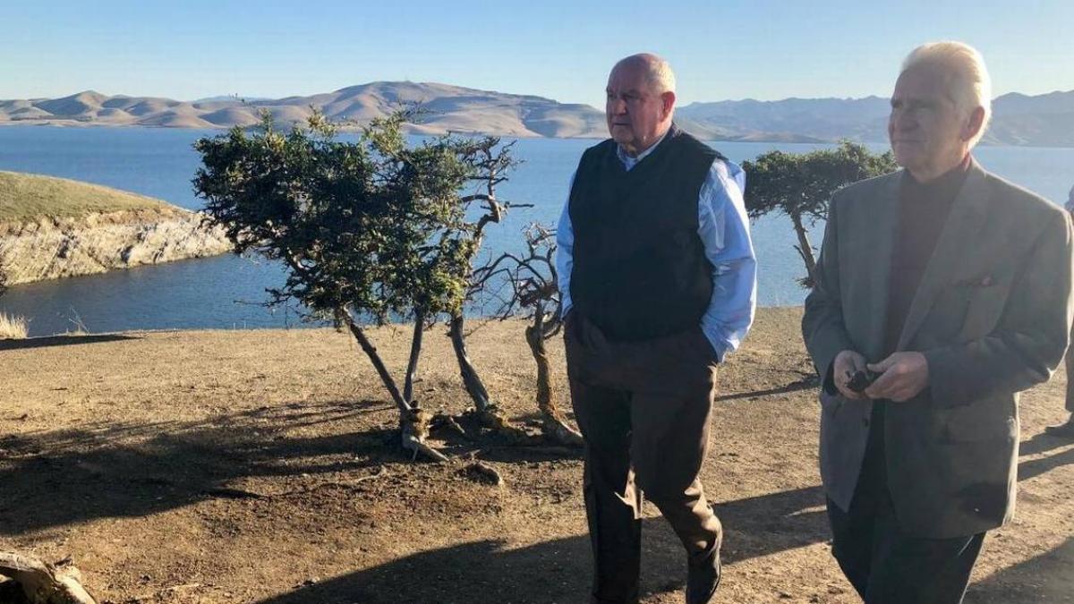 Rep. Jim Costa, D Fresno, right, shows U.S. Agriculture Secretary Sonny Perdue the San Luis Reservoir earlier this year.